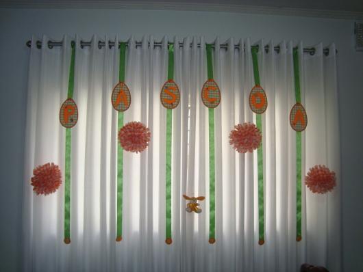 Decoração de Páscoa de EVA: enfeite para cortina