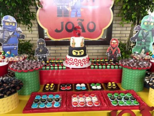 Festa Lego Ninjago com doces personalizados