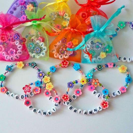 Lembrancinhas Moana Simples pulseira com nome das convidadas