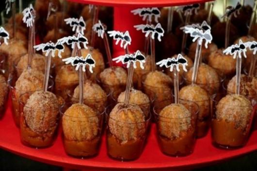 Dicas de o que servir em festa infantil à tarde: mini churros