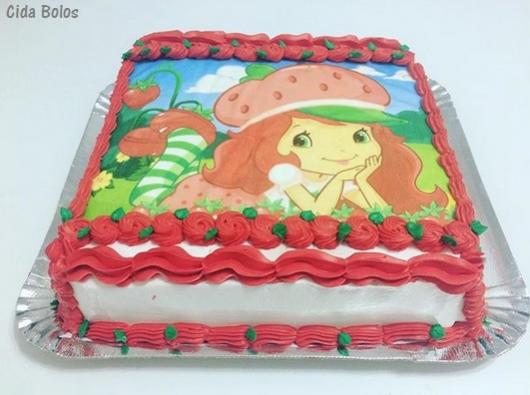 bolo vermelho e branco