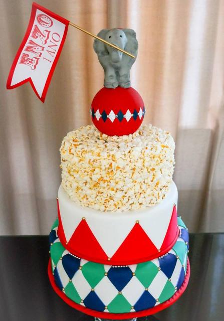 Bolo fake de pipoca festa circo