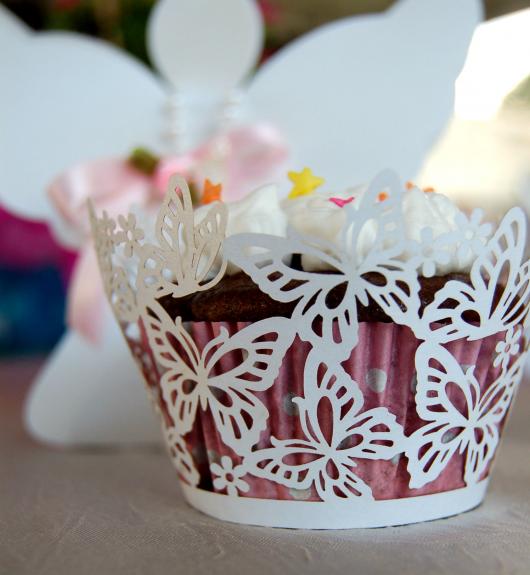 Cupcake para Casamento com wrapper de borboletas