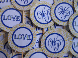 Cupcake para Casamento topper com iniciais dos noivos