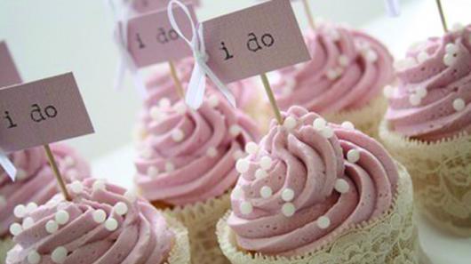 Cupcake para Casamento com glacê rosa