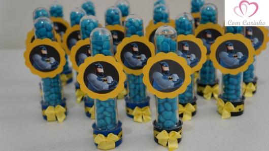 Fotos e Ideias de Lembrancinhas do Batman tubete personalizado com topper 