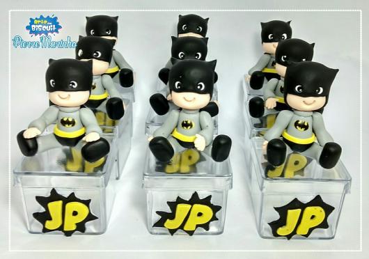 Fotos e Ideias de Lembrancinhas do Batman de biscuit caixinha de acrílico