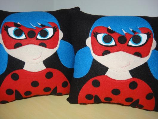 Lembrancinhas Ladybug em feltro almofadas