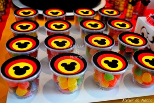 Lembrancinhas Personalizadas Mickey: pote com gomas coloridas