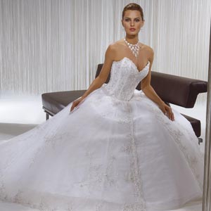 Vestido de Noiva Tomara que Caia com maxcolar