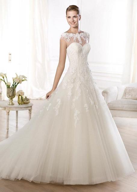 Vestido de Noiva Tomara que Caia com tule