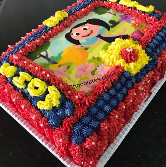 bolo azul e vermelho