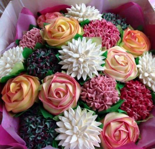 Cupcakes Decorados com flores coloridas
