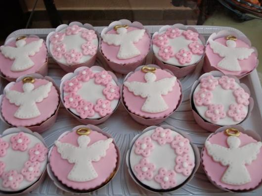 Cupcakes Decorados para batizado com pasta americana