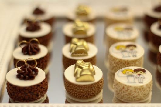 Doces para Casamento gourmet brigadeiro com aplique decorativo