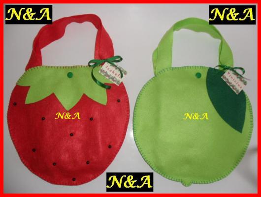 Lembrancinha da Moranguinho sacolinha no formato de morango