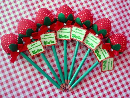 Lembrancinha da Moranguinho ponteira de lápis