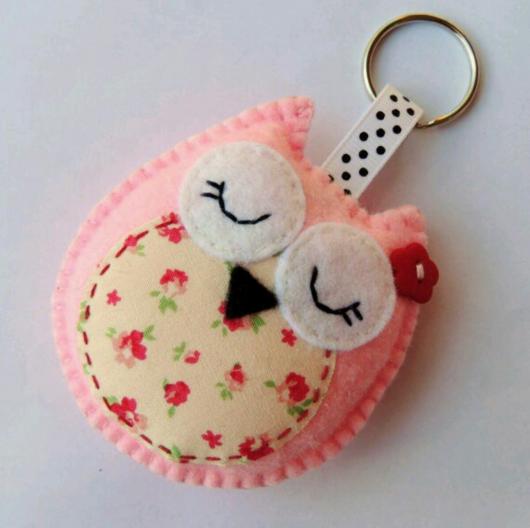 Lembrancinha Dia das Mães em feltro chaveirinho corujinha rosa