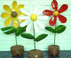 Lembrancinha Dia das Mães com garrafa pet flores