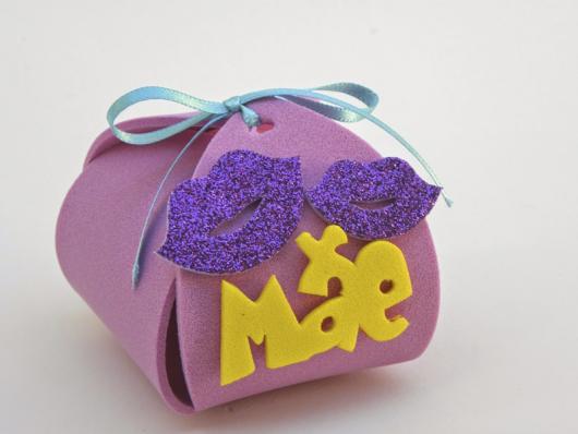 Lembrancinha Dia das Mães em EVA caixinha porta chaveiro