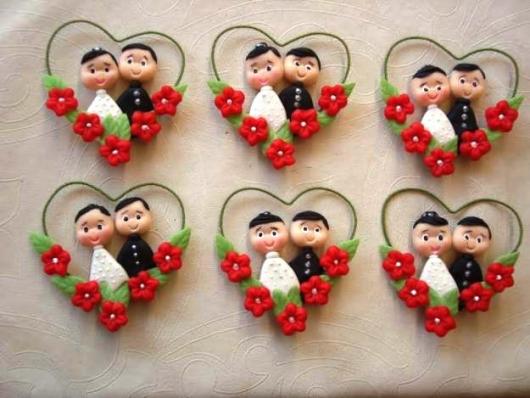 lembrancinhas de casamento de biscuit para colocar na geladeira