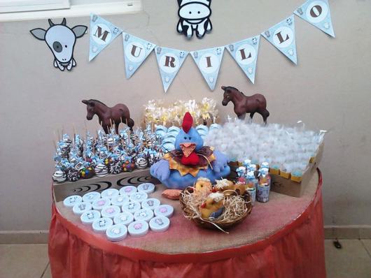 Mesversário decoração Fazendinha com apliques impressos