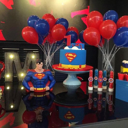 Mesversário decoração Super Homem de luxo