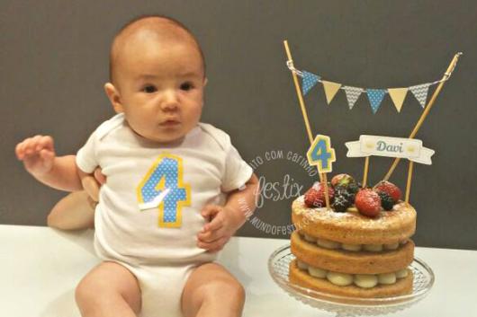 Mesversário decoração Príncipe com bolo Naked cake