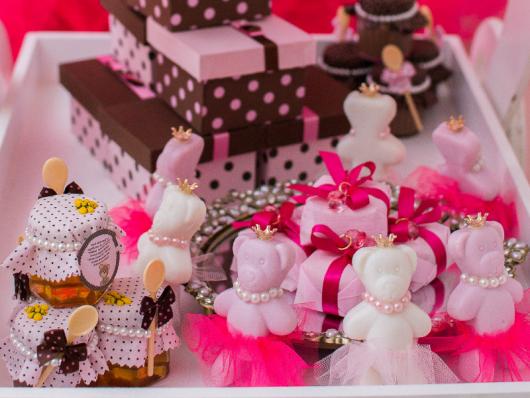 Mesversário lembrancinha ursinha com tule