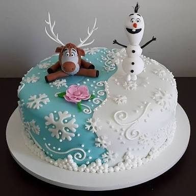 Bolo de Aniversário Feminino Frozen azul e branco com flocos de neve