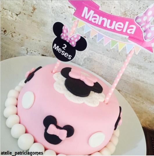 Bolo de Aniversário Feminino Minnie rosa com topper