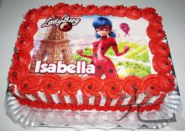 Bolo de Aniversário Infantil Ladybug quadrado com papel de arroz