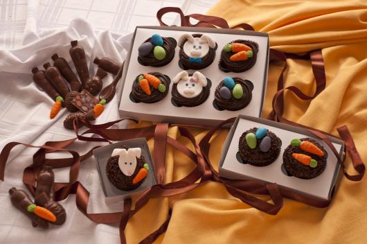 Bombons Finos para Páscoa com coelhinho de pasta americana em cima