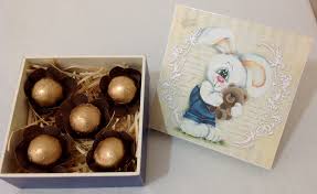 Bombons Finos para Páscoa com embalagem dourada