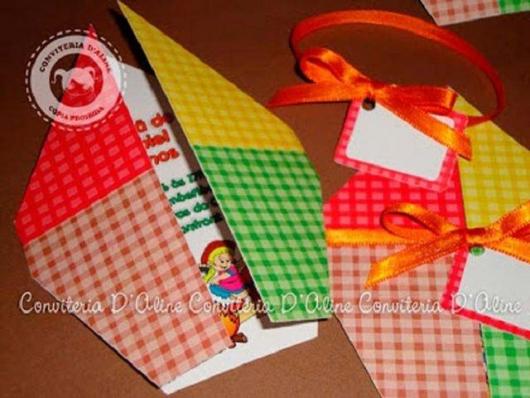 Convite Festa Junina com formato de balão colorido