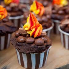 cupcake fogueira para decoração festa junina chique