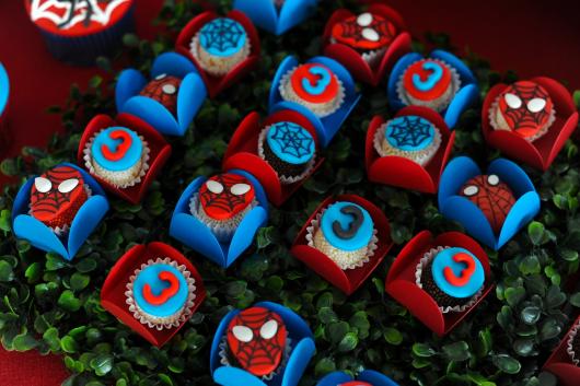 Doces Personalizados Homem-Aranha beijinho