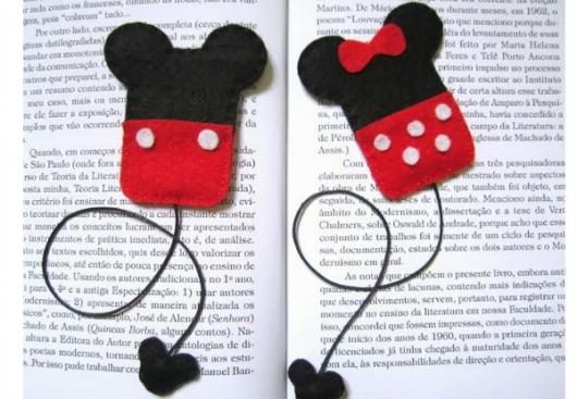 Lembrancinhas de 18 Anos em feltro marca página do Mickey