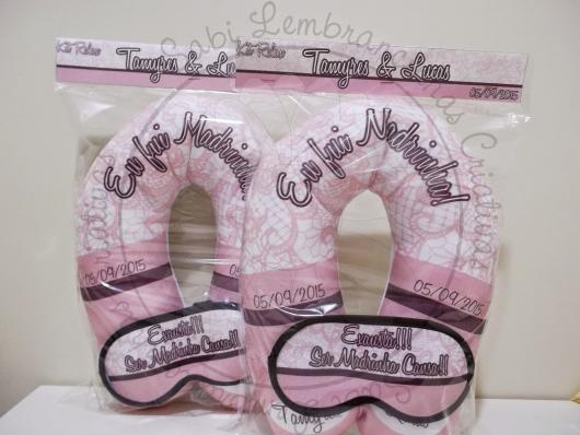 Lembrancinhas para Mulheres para madrinha kit almofada e máscara de dormir