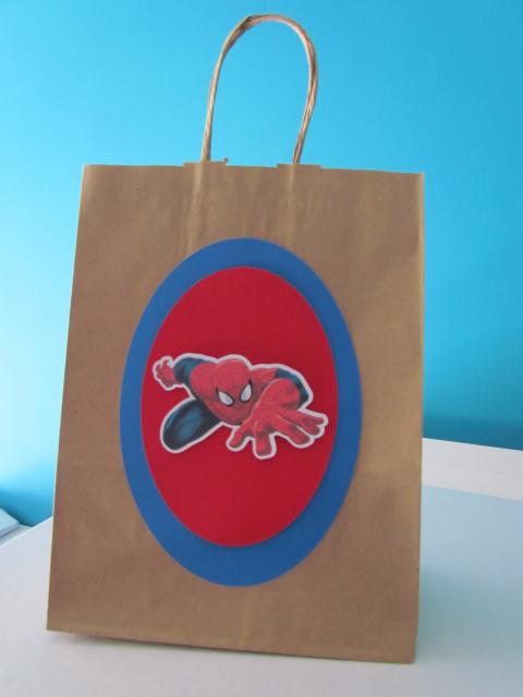 Sacolinha Surpresa Safari Homem-Aranha de papel craft