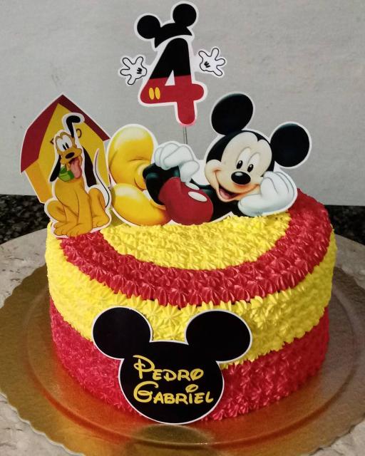 Bolo personalizado Mickey vermelho e amaelo