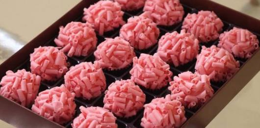 doces coloridos de morango