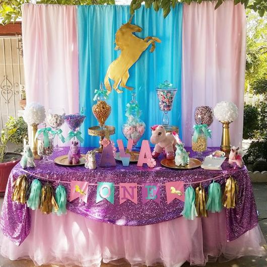 Enfeites de Unicórnio para festa: toalha com glitter