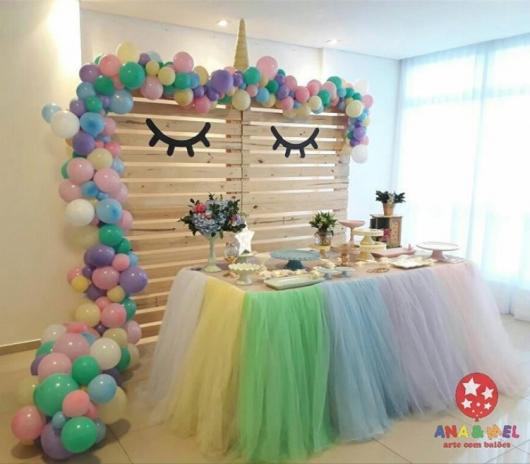 Enfeites de Unicórnio para festa: painel de palhete