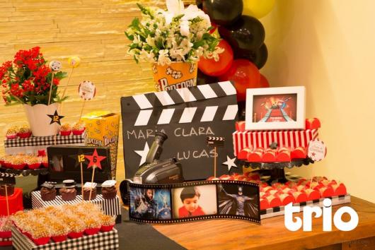 Festa Criativa com tema cinema decorada com claquete