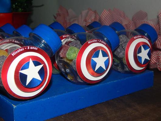 Lembrancinha do Capitão América potinha de balas