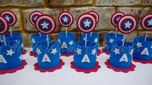 Lembrancinha do Capitão América de EVA porta doces