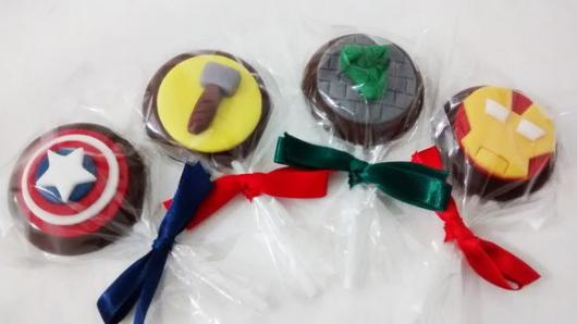 Pirulito de chocolate Vingadores