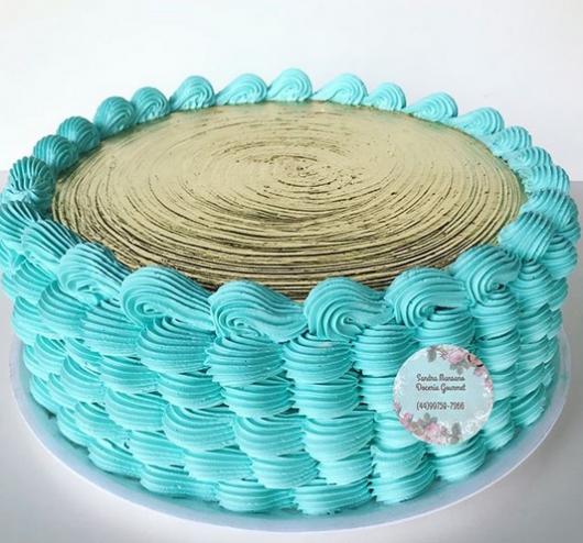 bolo redondo azul e dourado