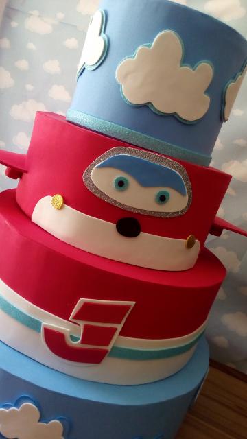 bolo super wings cenográfico redondo